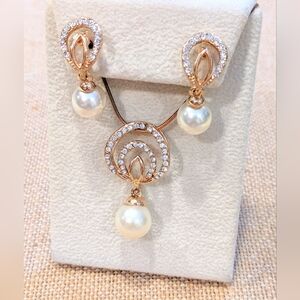Pearl drop gold bling earrings and necklace set crystals, snake chain pretty